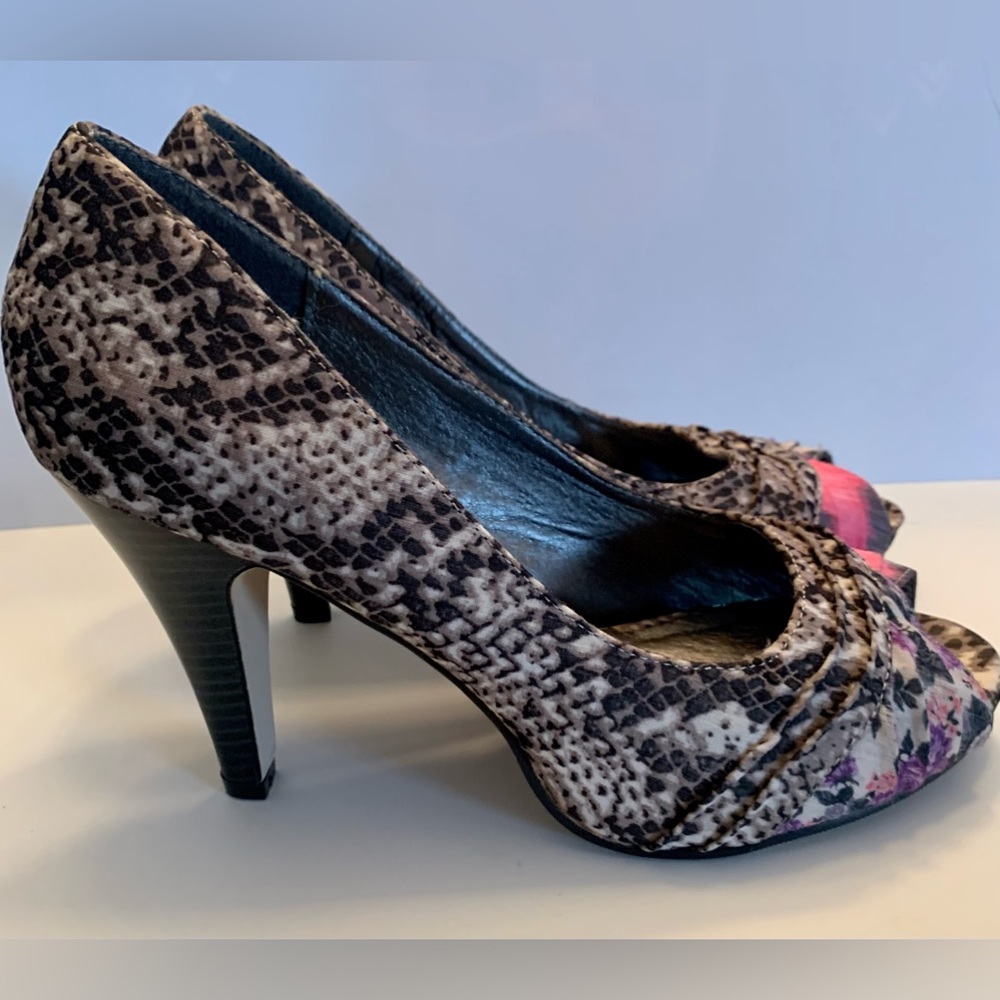 Madden Girl Leopard Floral Heel
